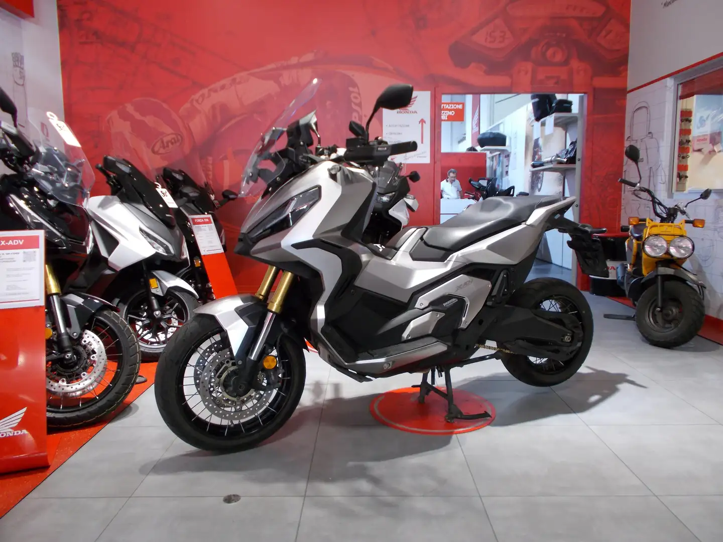 Honda X-ADV 750 Argento - 1