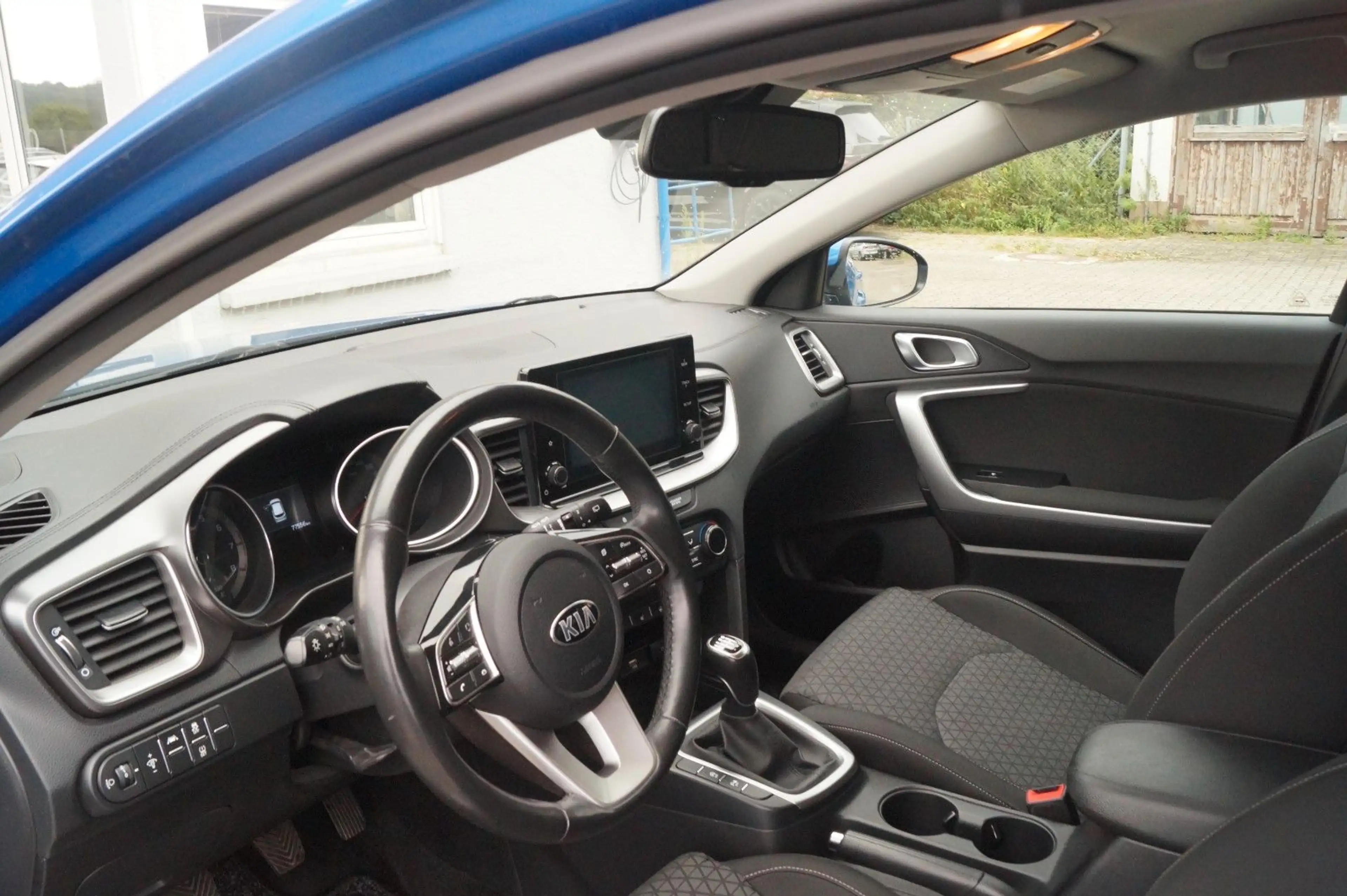 Kia XCeed 1.0 T-GDI Vision — photo 14