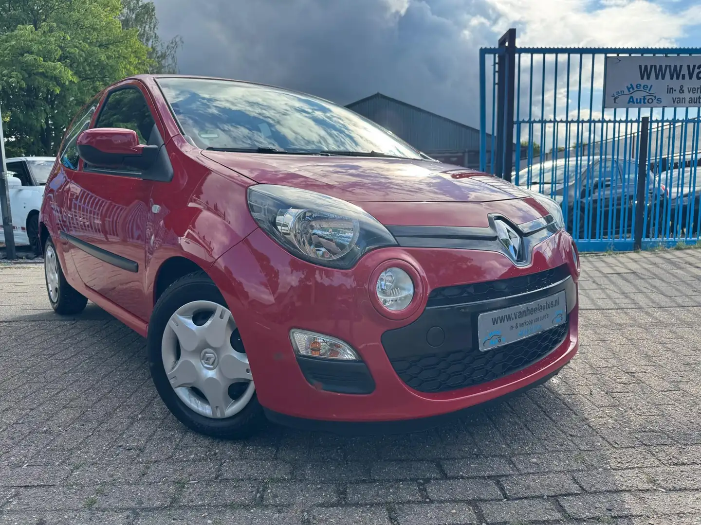 Renault Twingo 1.2 16V Authentique Elek Pakket C.V Apk 02-2026 Rojo - 2