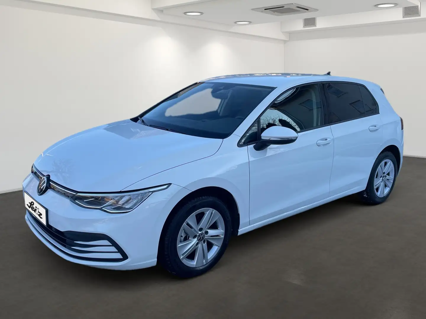 Volkswagen Golf VIII 1.0 TSI Life *LED*KAMERA*NAVI*SITZH* Wit - 2