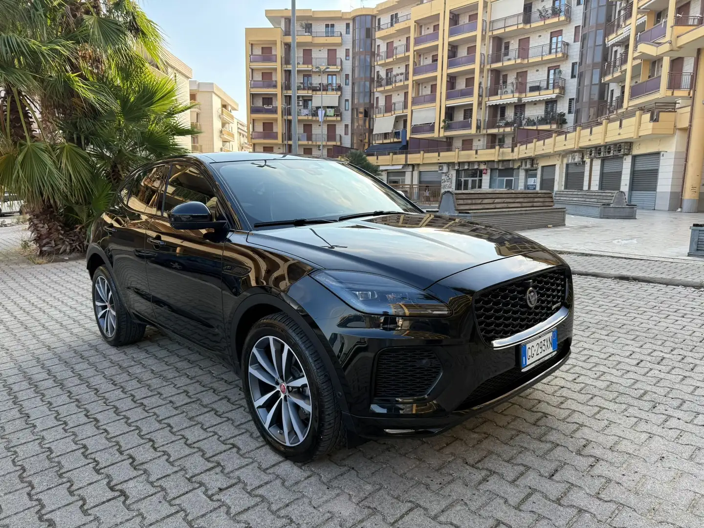 Jaguar E-Pace 2.0d i4 mhev R-Dynamic HSE awd 163cv auto Noir - 2