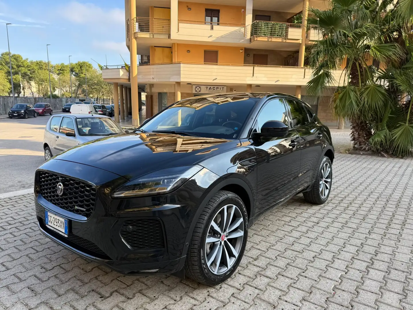 Jaguar E-Pace 2.0d i4 mhev R-Dynamic HSE awd 163cv auto Noir - 1