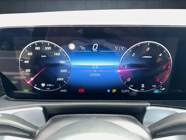 Mercedes-Benz GLB view 10