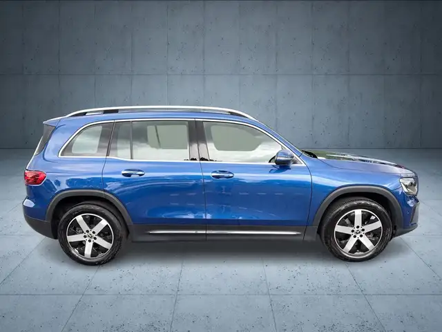 Mercedes-Benz GLB view 6