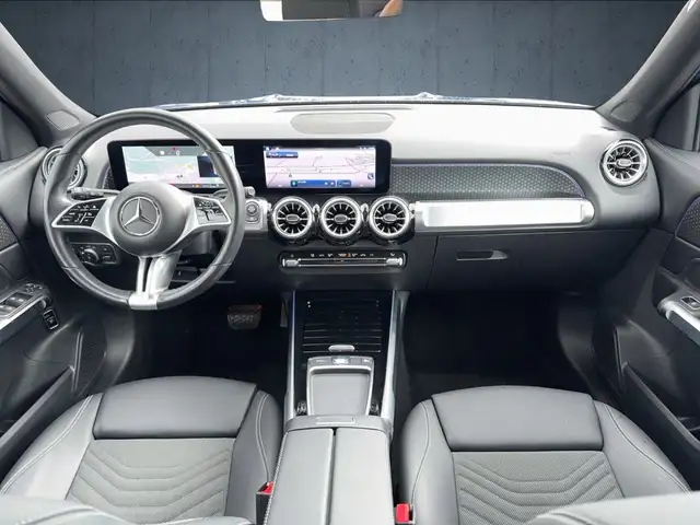 Mercedes-Benz GLB view 11
