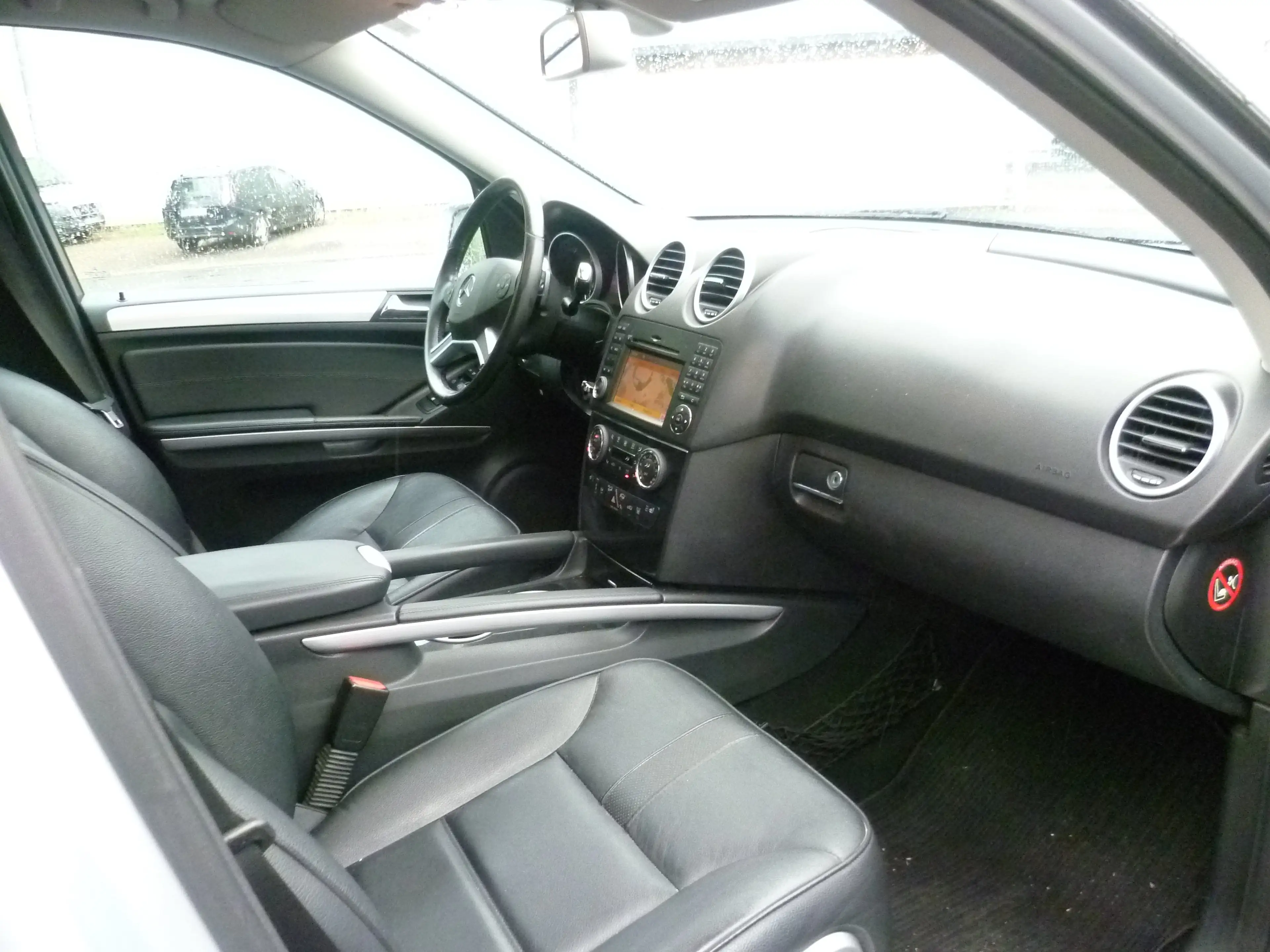 Mercedes-Benz ML 300 — photo 5