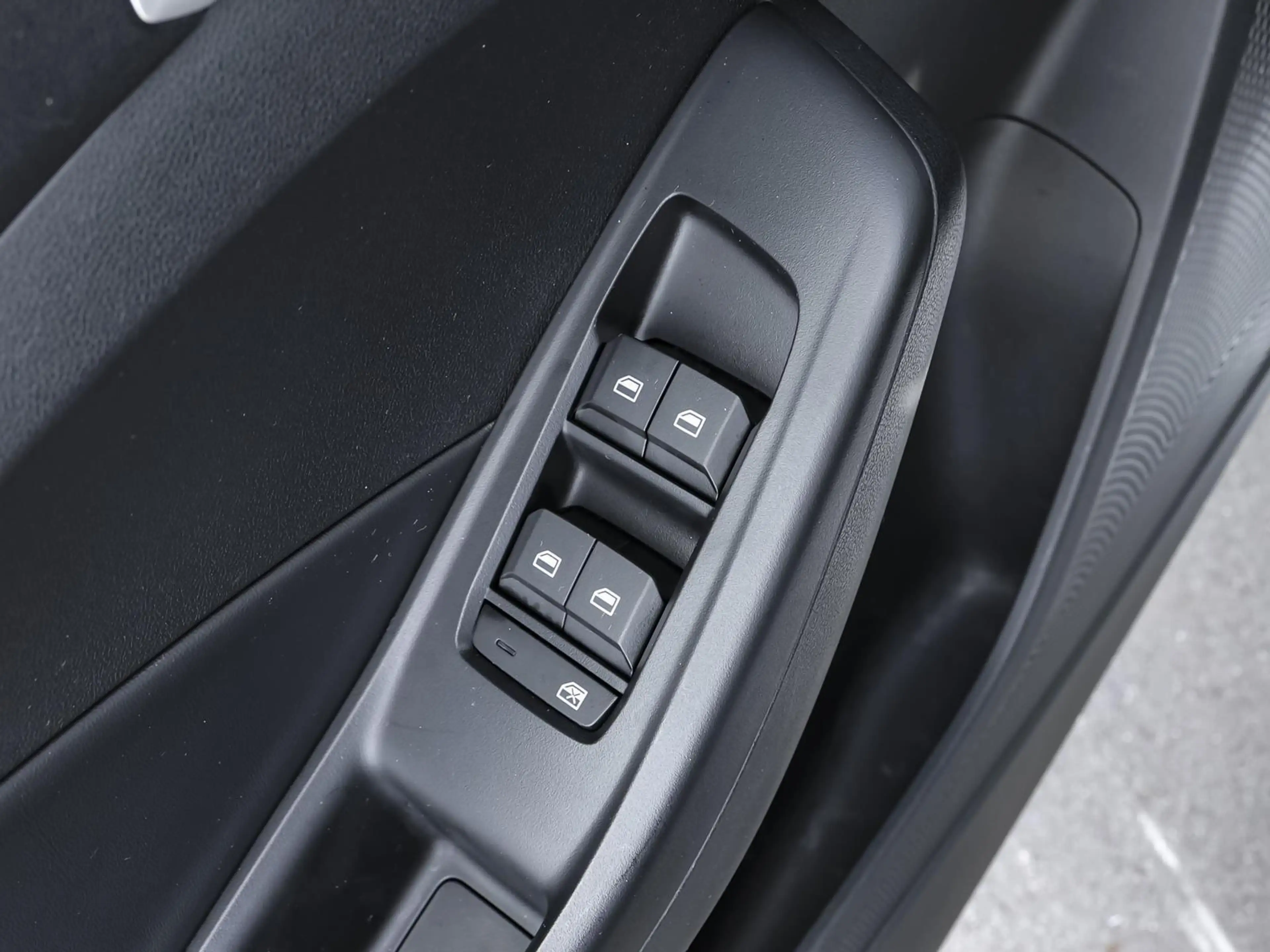 MG MG3 MG 3 1,5 Hybrid Luyury NAVI SHZ PDC KLIMA BT — photo 10