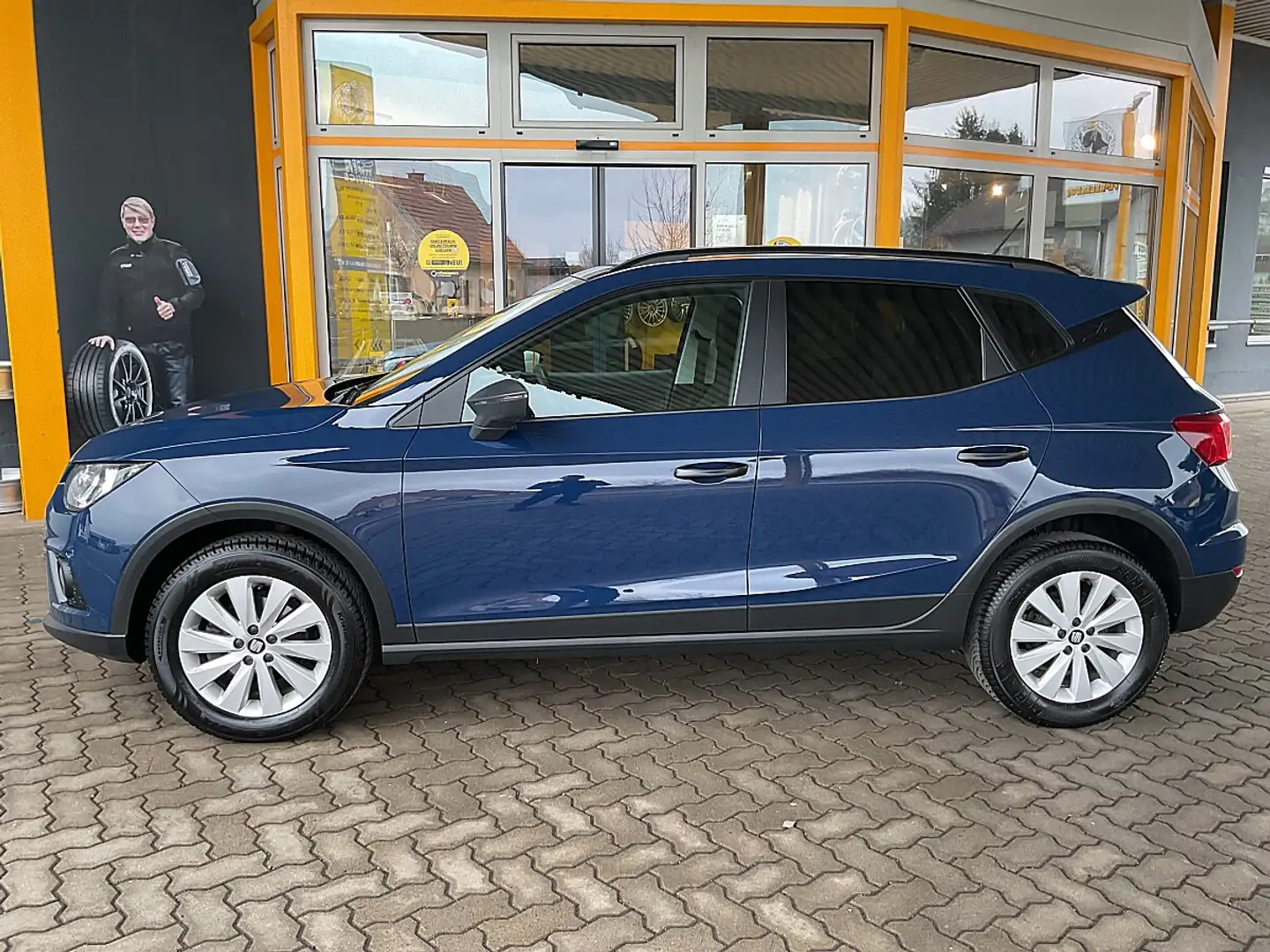 SEAT Arona 1,0 Eco TSI Reference Bleu - 2