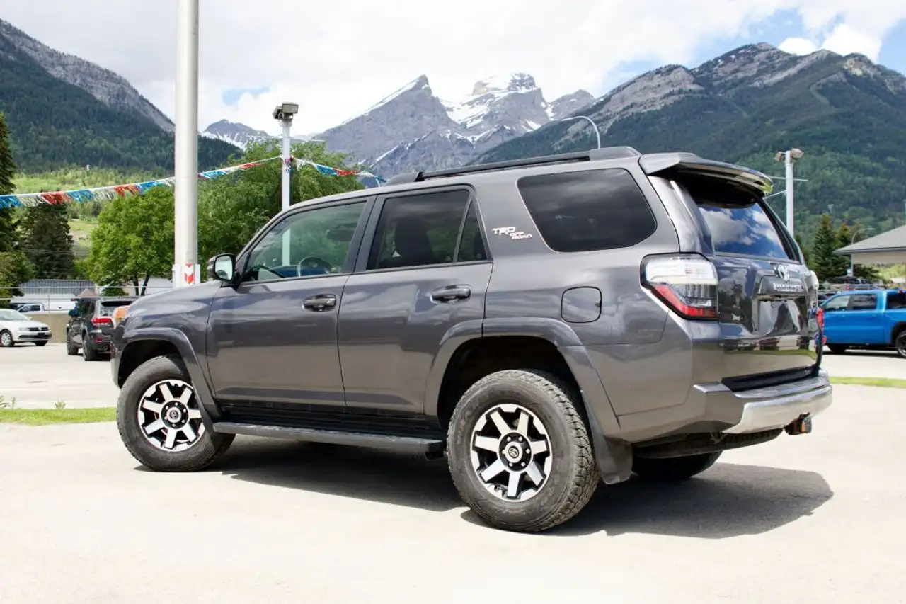 Toyota 4-Runner снимка Toyota 4-Runner