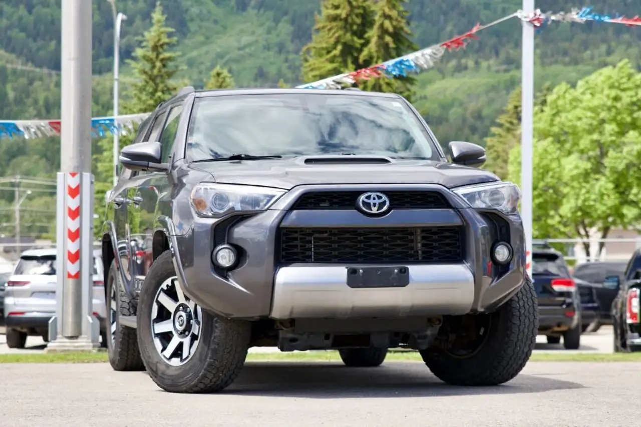 Toyota 4-Runner снимка Toyota 4-Runner