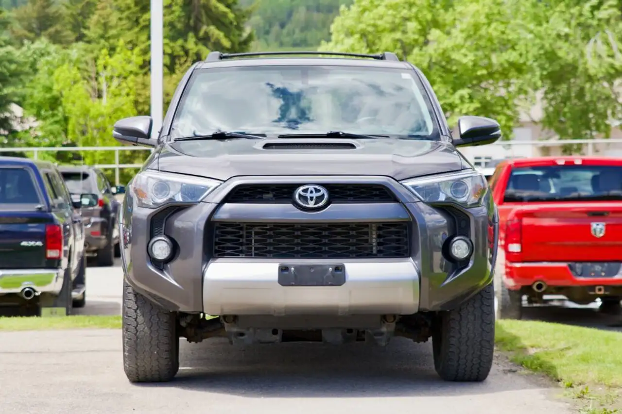 Toyota 4-Runner снимка Toyota 4-Runner