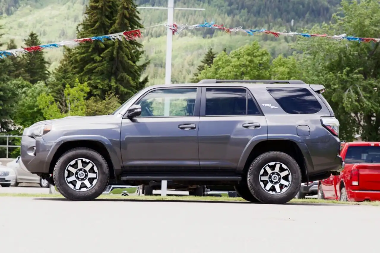 Toyota 4-Runner снимка Toyota 4-Runner