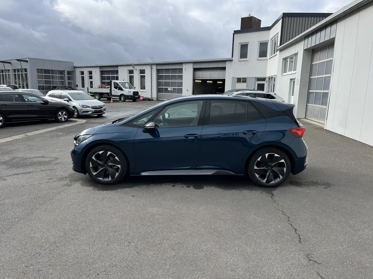CUPRA Born 62kWh 141€ m. 20% Anzahlung Area View Travel Ass Blau - 2