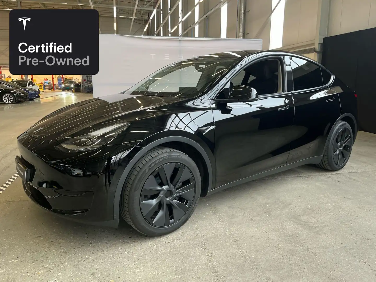 Tesla Model Y Rear-Wheel Drive “Certified Pre-Owned” Zwart - 1