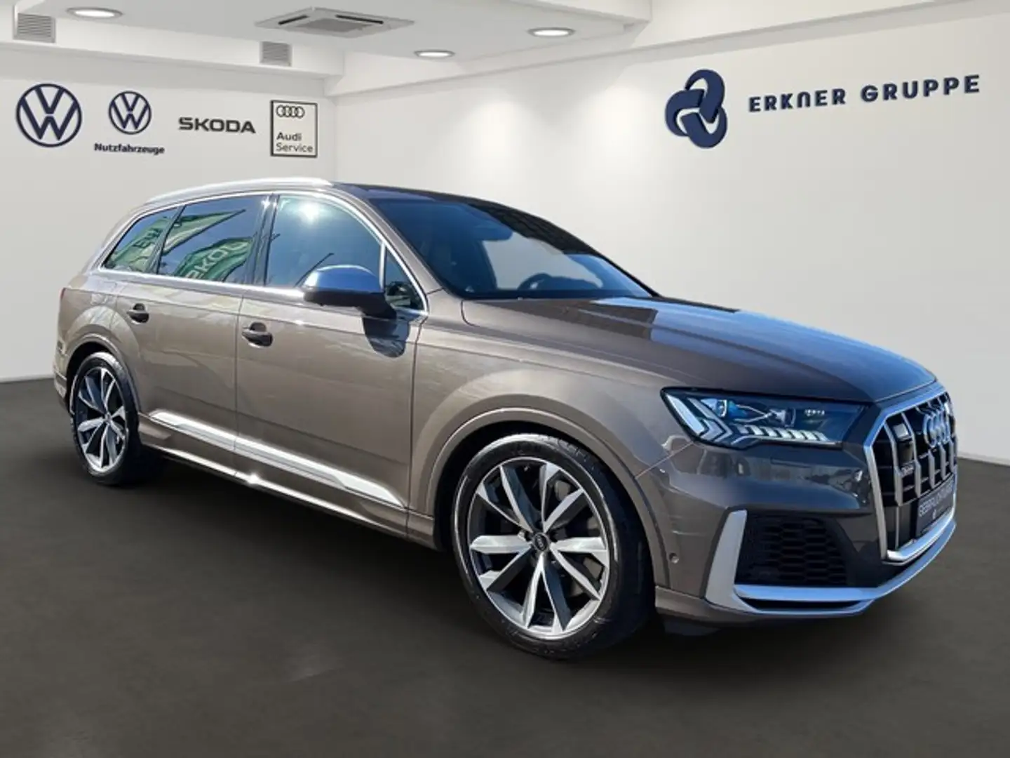 Audi SQ7 4.0TFSI QU. HEADUP+PANO+STNDHZ+B&O+RAUTE+++ Braun - 2