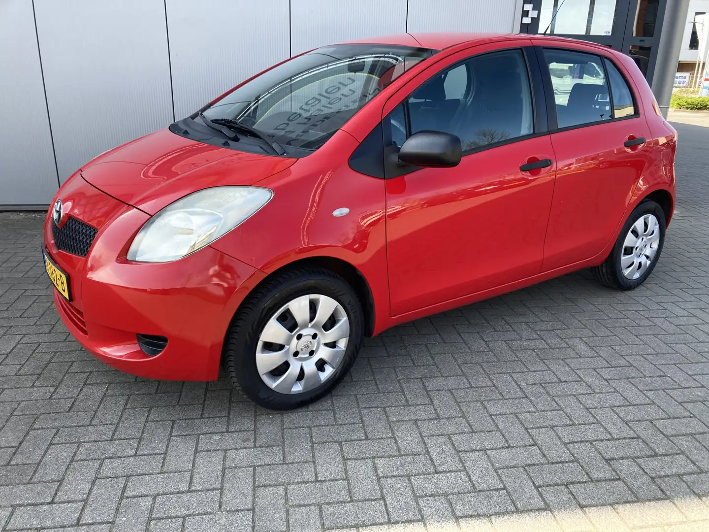 Toyota Yaris 1.0 VVTi Spirit Airco | 5 drs | Elektrisch pakket Rojo - 1
