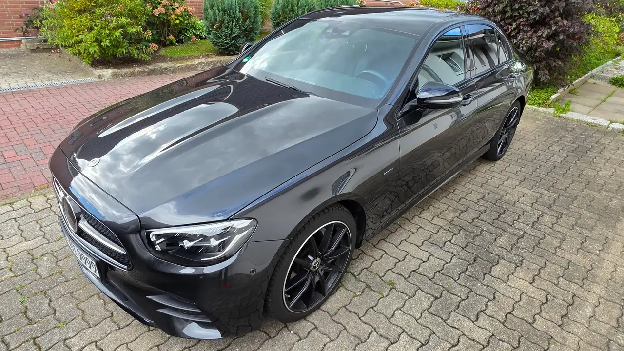 Mercedes-Benz E 220 E 220 d 4Matic 9G-TRONIC — photo 1 of 14