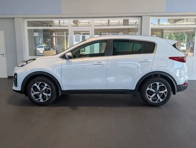 Kia Sportage view 3