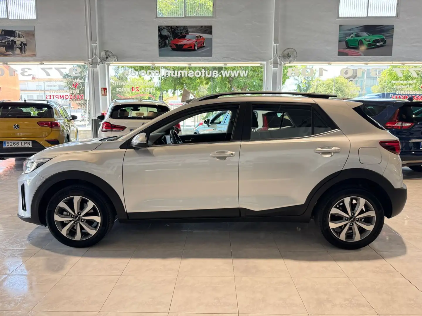 Kia Stonic MHEV  1.0 T-GDI 100CV MT DRIVE.-" MICRO-HÍBRIDO " Plateado - 2
