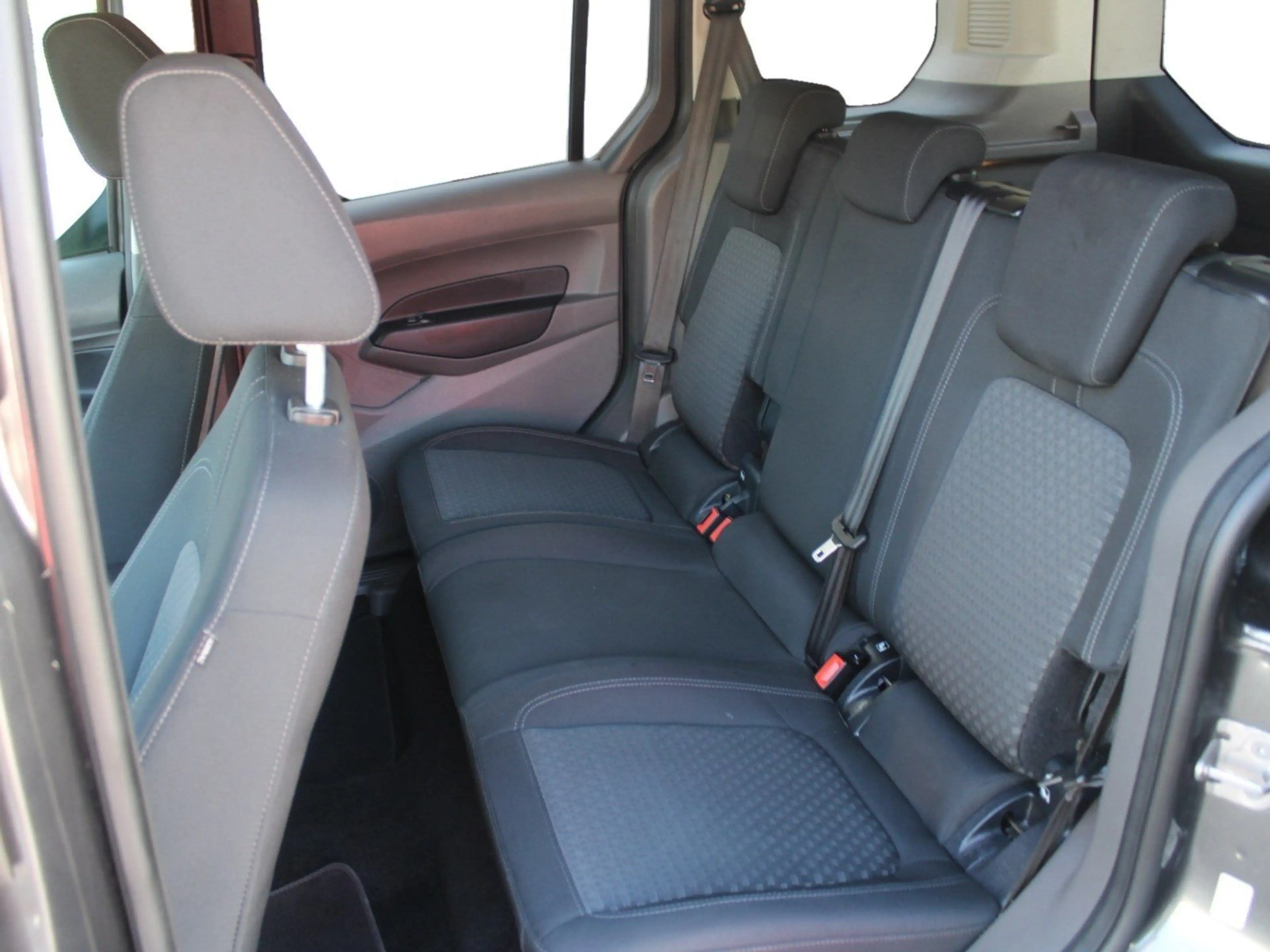 Ford Tourneo Connect Trend - Winter-Paket — photo 19