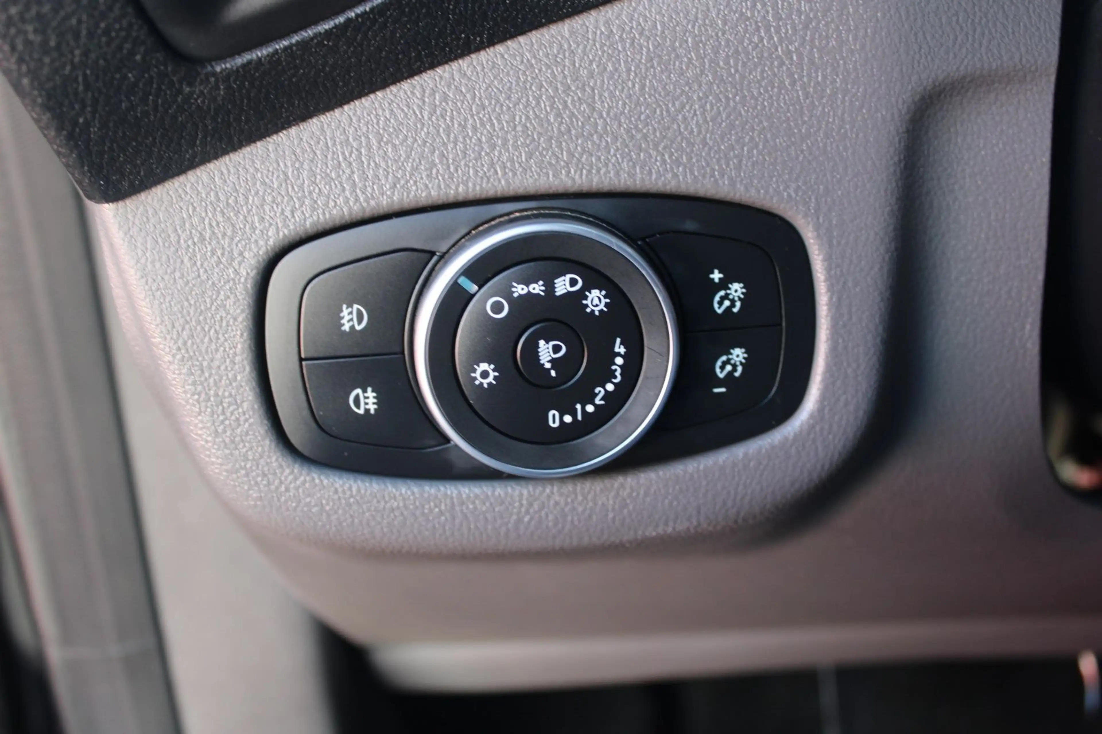Ford Tourneo Connect Trend - Winter-Paket — photo 16
