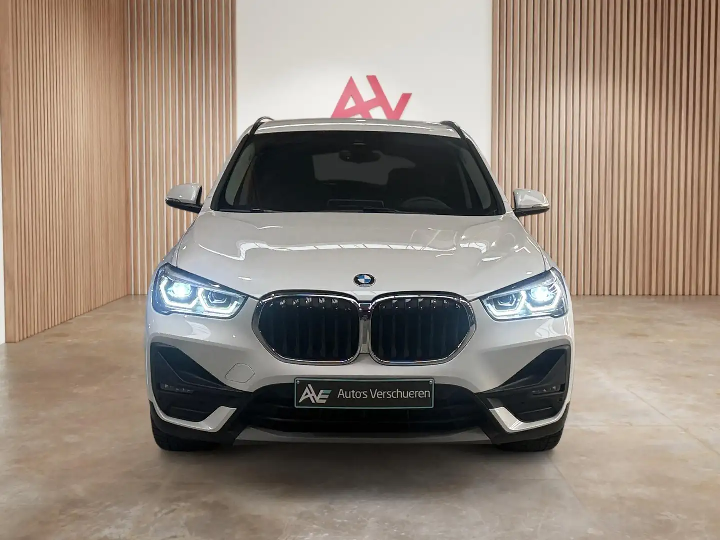 BMW X1 xDrive25e PHEV ** Trekhaak | Camera | Navi/Carplay Blanc - 2