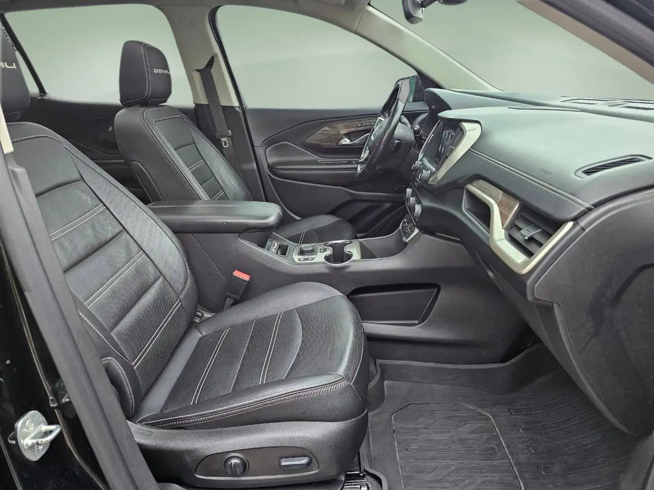 GMC Terrain снимка GMC Terrain
