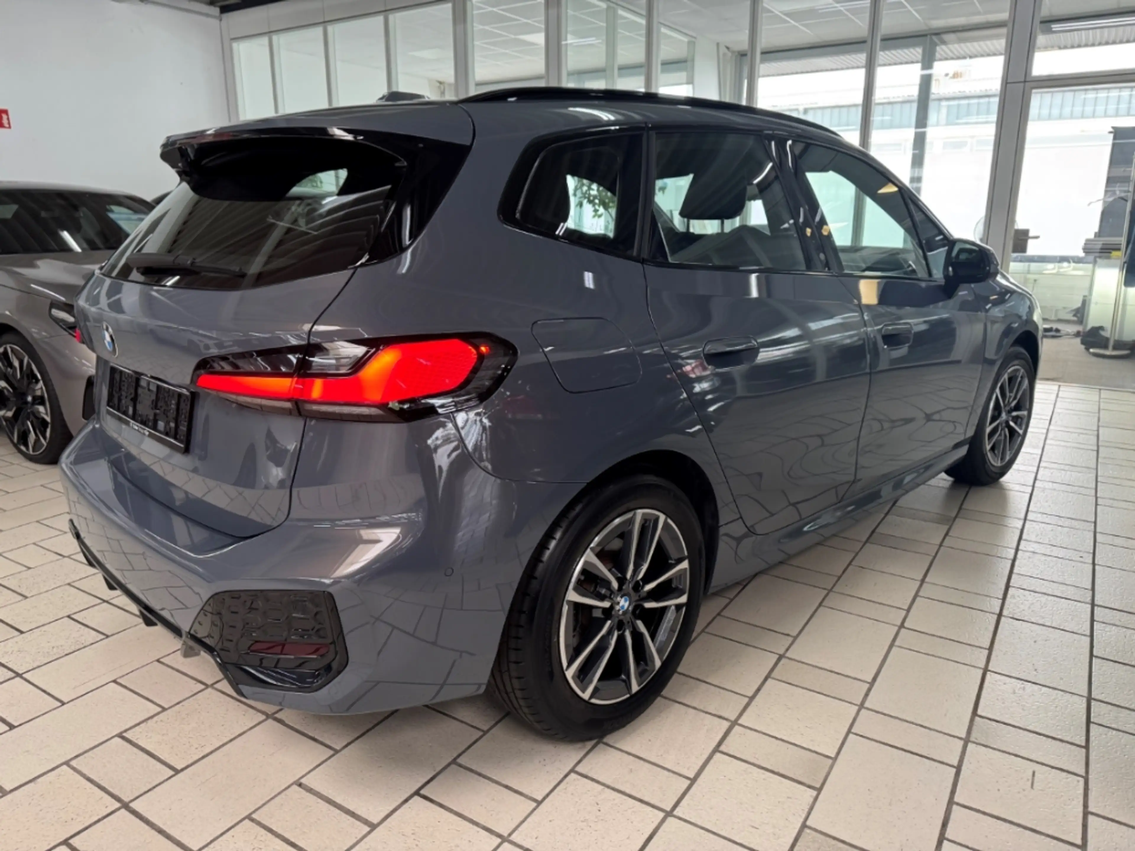 BMW 223 Active Tourer iA xDrive Sportpaket HUD AD AHK-el. — photo 4