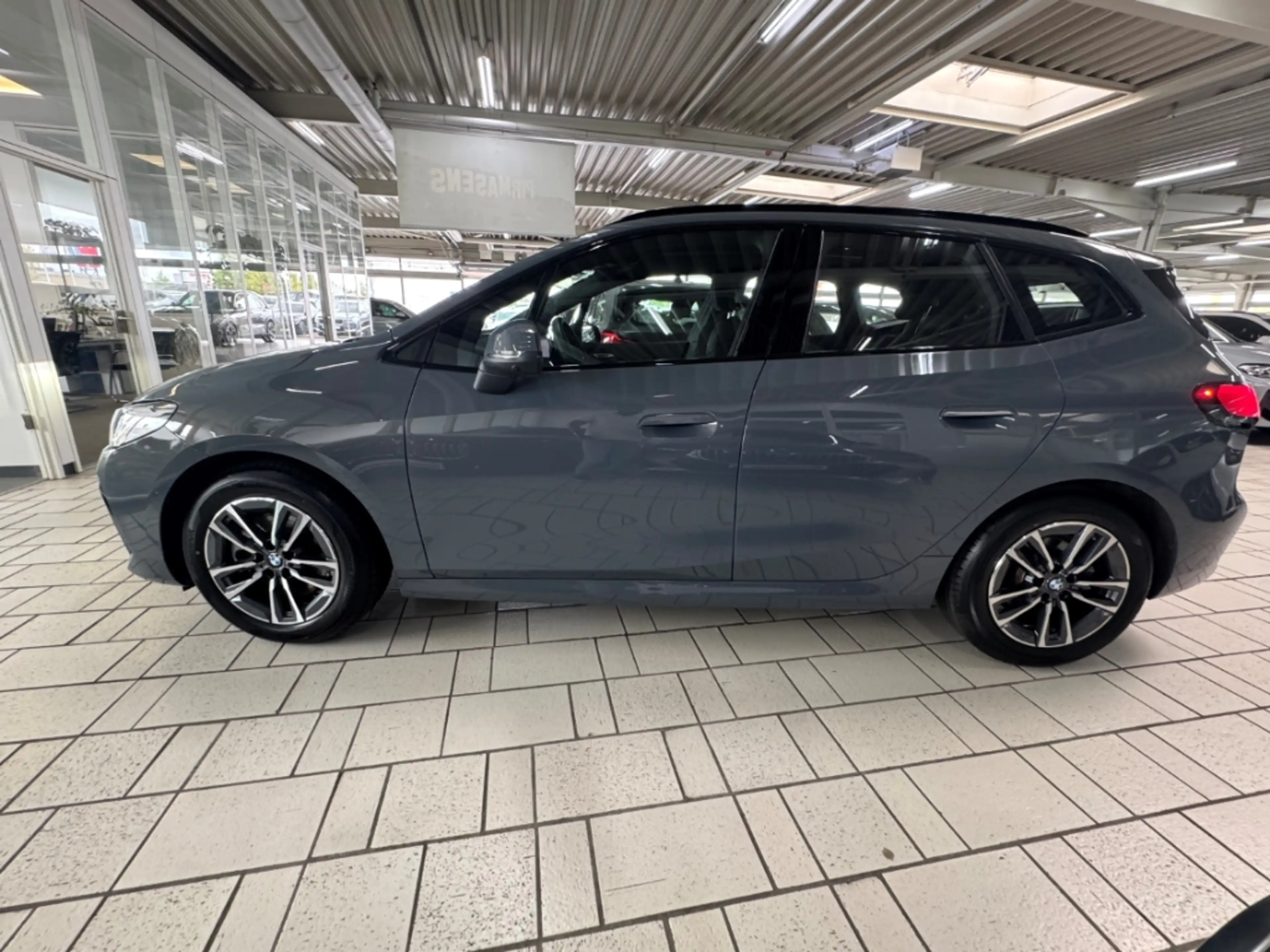 BMW 223 Active Tourer iA xDrive Sportpaket HUD AD AHK-el. — photo 2