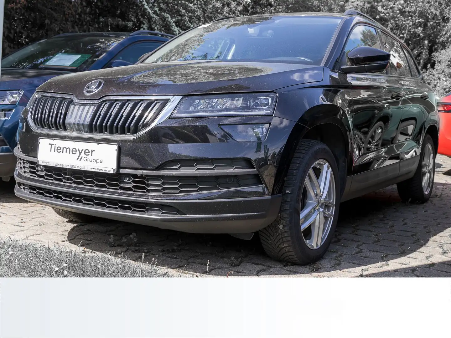 Skoda Karoq 1.5 TSI DSG STYLE AHK NAVI VIRTUAL LED Zwart - 2
