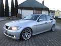 BMW 320 3er 320i+GEPFLEGT+TÜV=03/2027+OPTIK+EXTRAS Silber - thumbnail 1