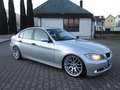 BMW 320 3er 320i+GEPFLEGT+TÜV=03/2027+OPTIK+EXTRAS Silber - thumbnail 3
