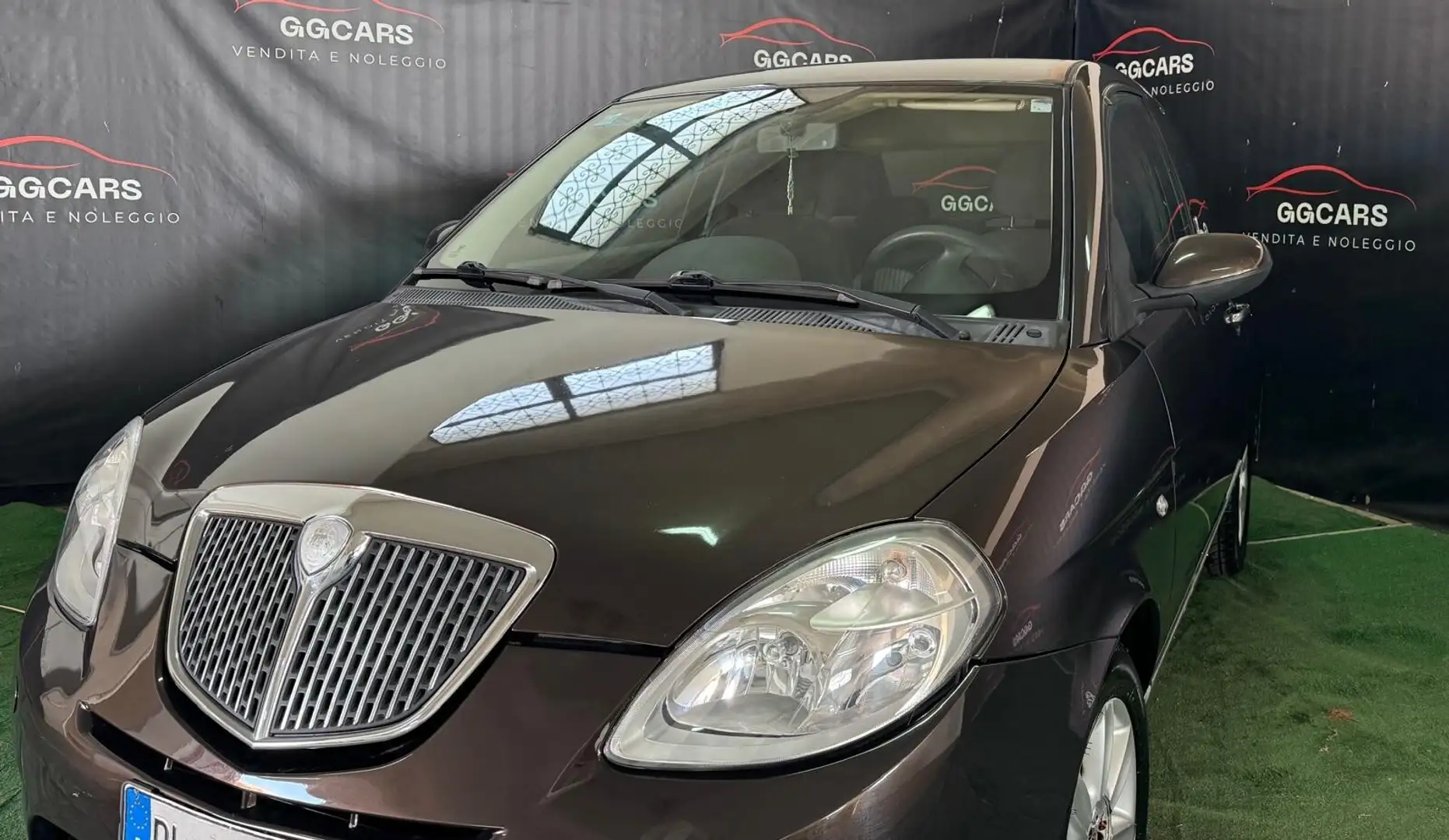 Lancia Ypsilon 1.3 MJT 75 CV Argento Marrone - 1