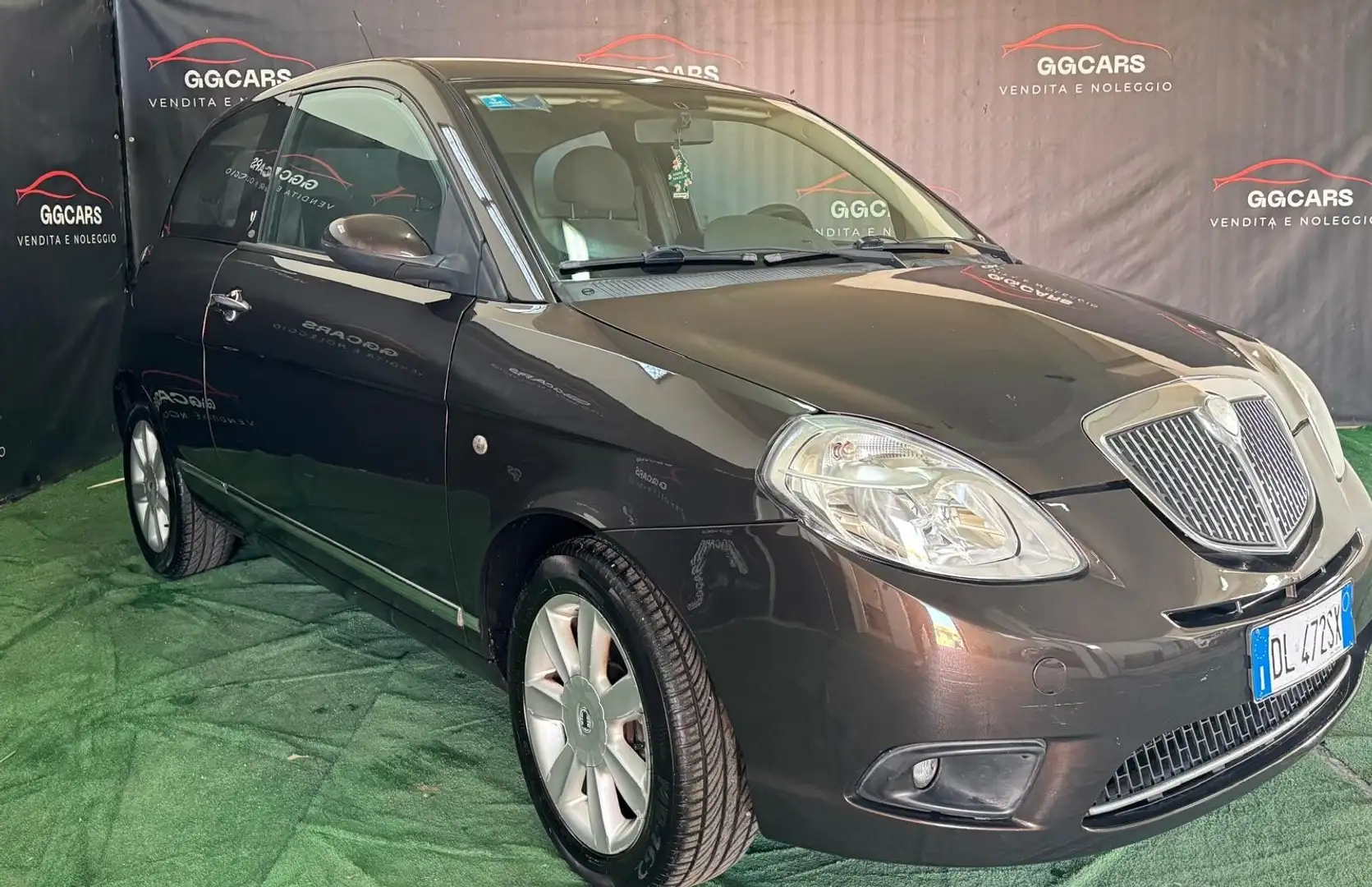 Lancia Ypsilon 1.3 MJT 75 CV Argento Marrone - 2