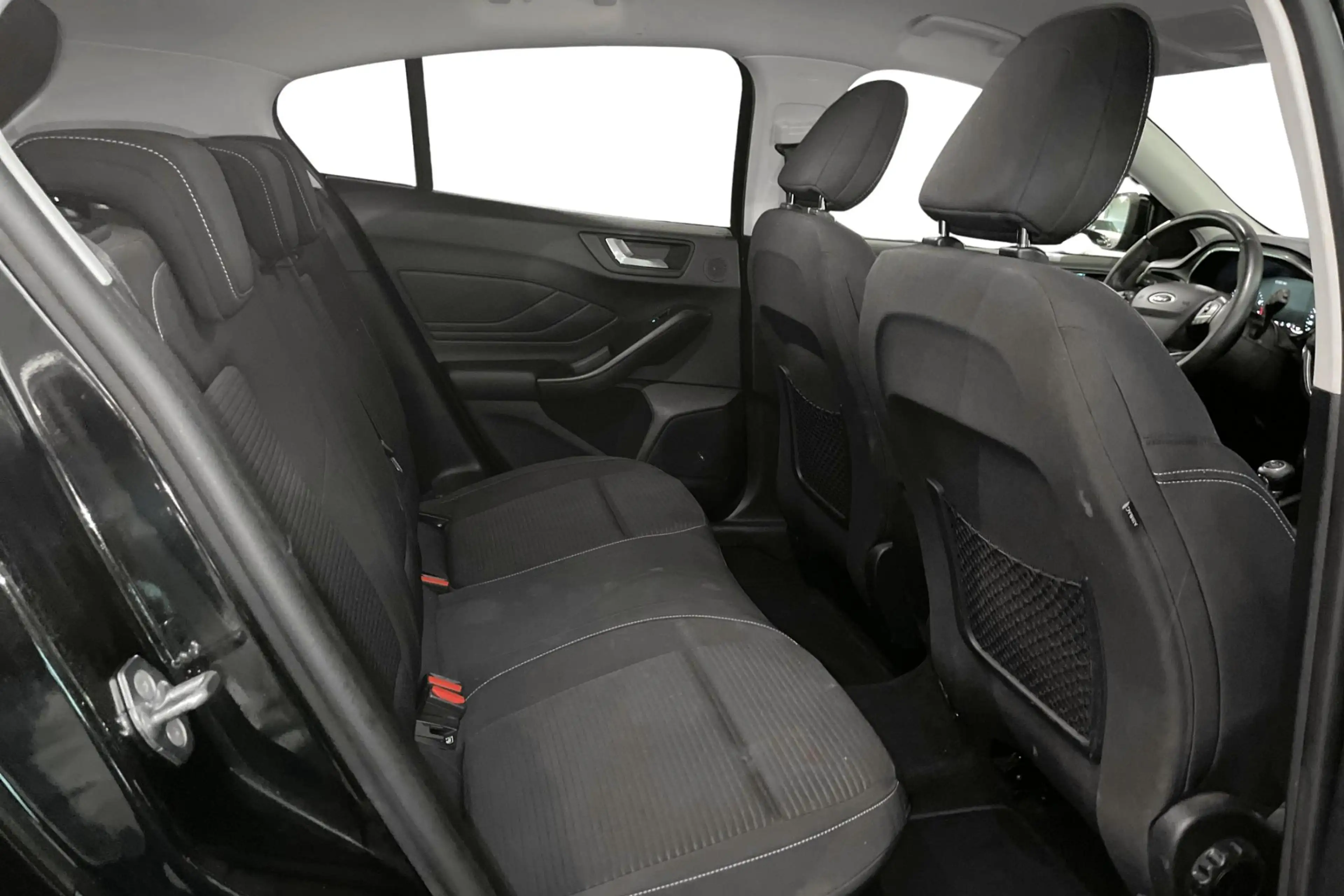 Ford Focus 1.0i EcoB. 74kW Connected — photo 7