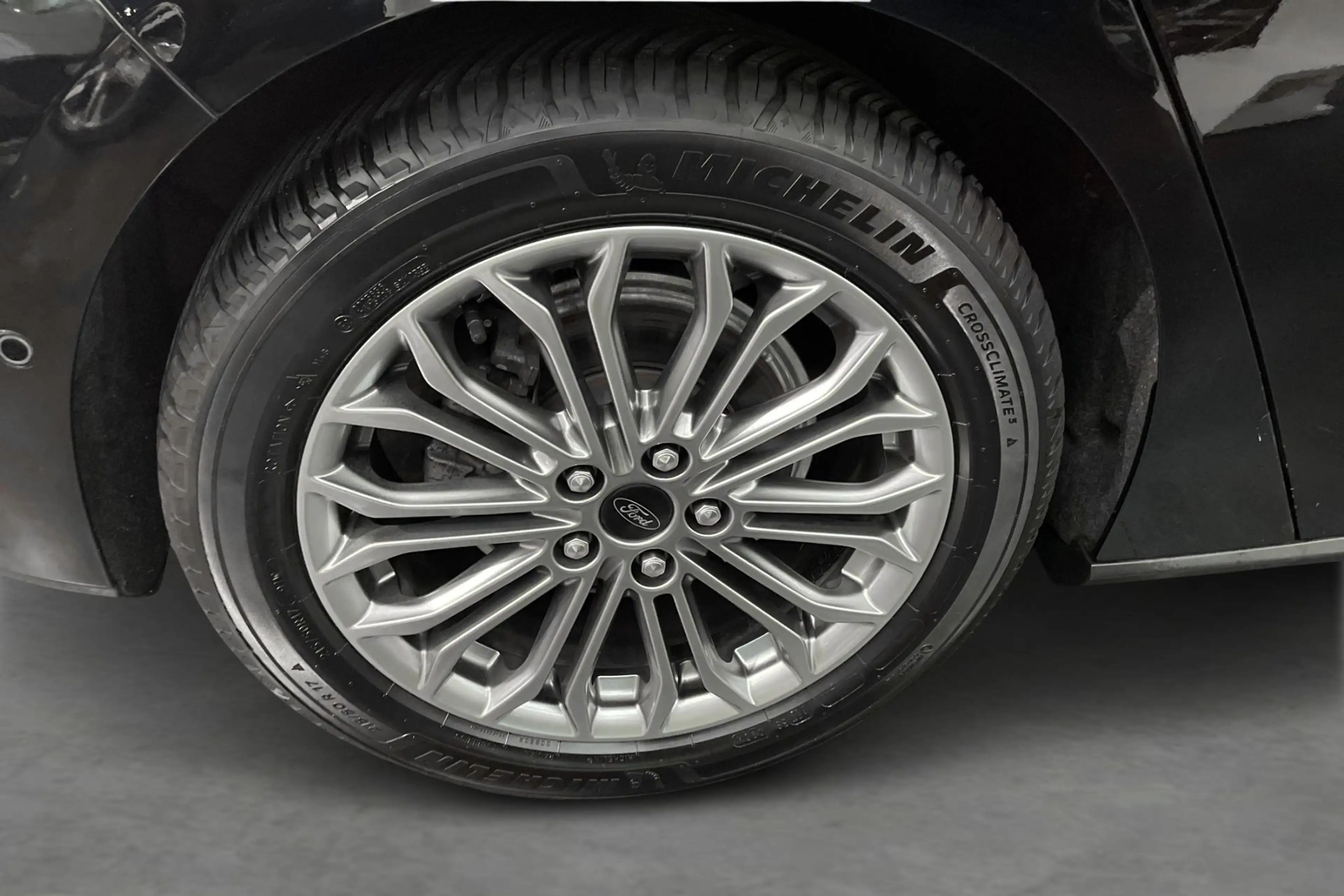 Ford Focus 1.0i EcoB. 74kW Connected — photo 8