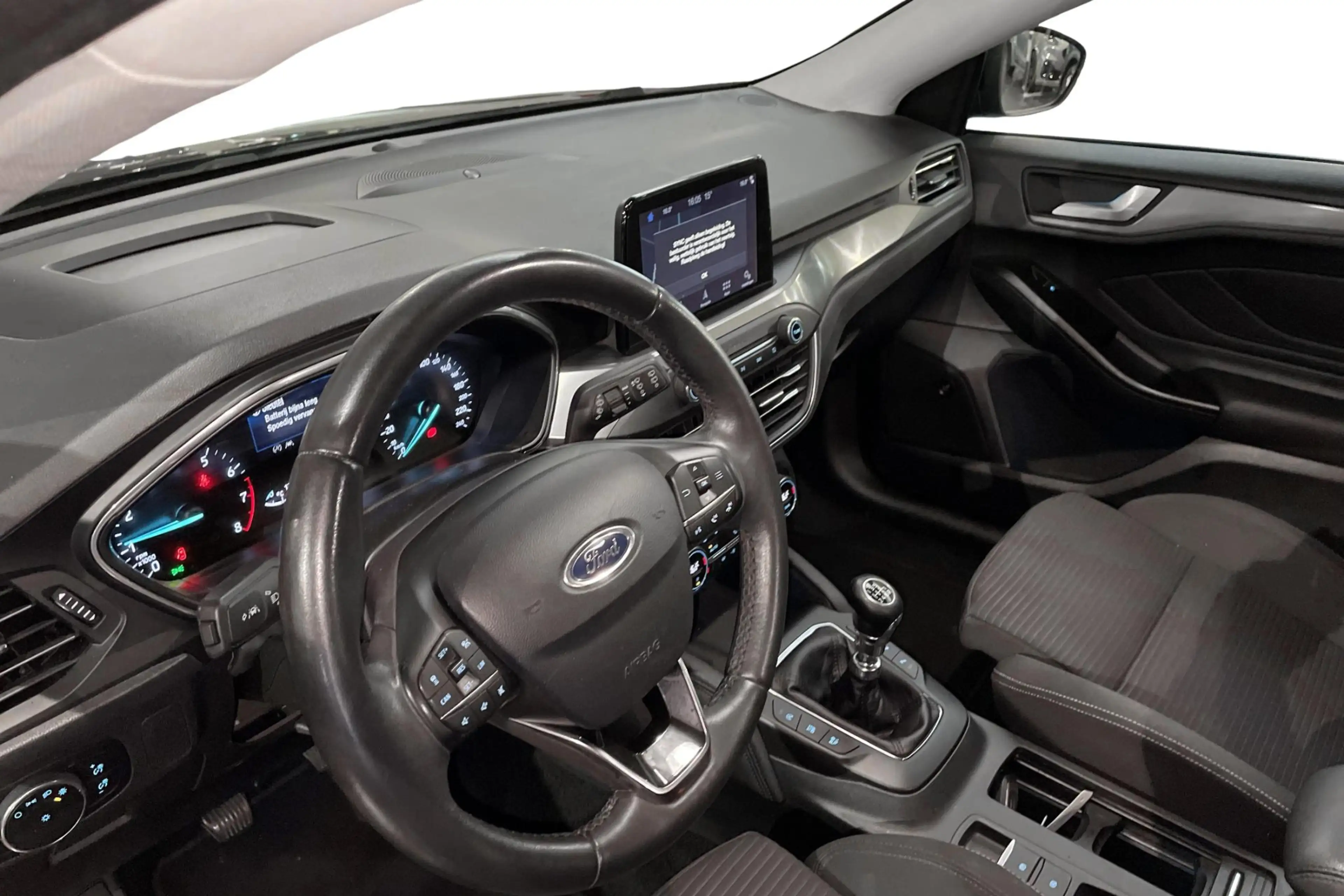 Ford Focus 1.0i EcoB. 74kW Connected — photo 12