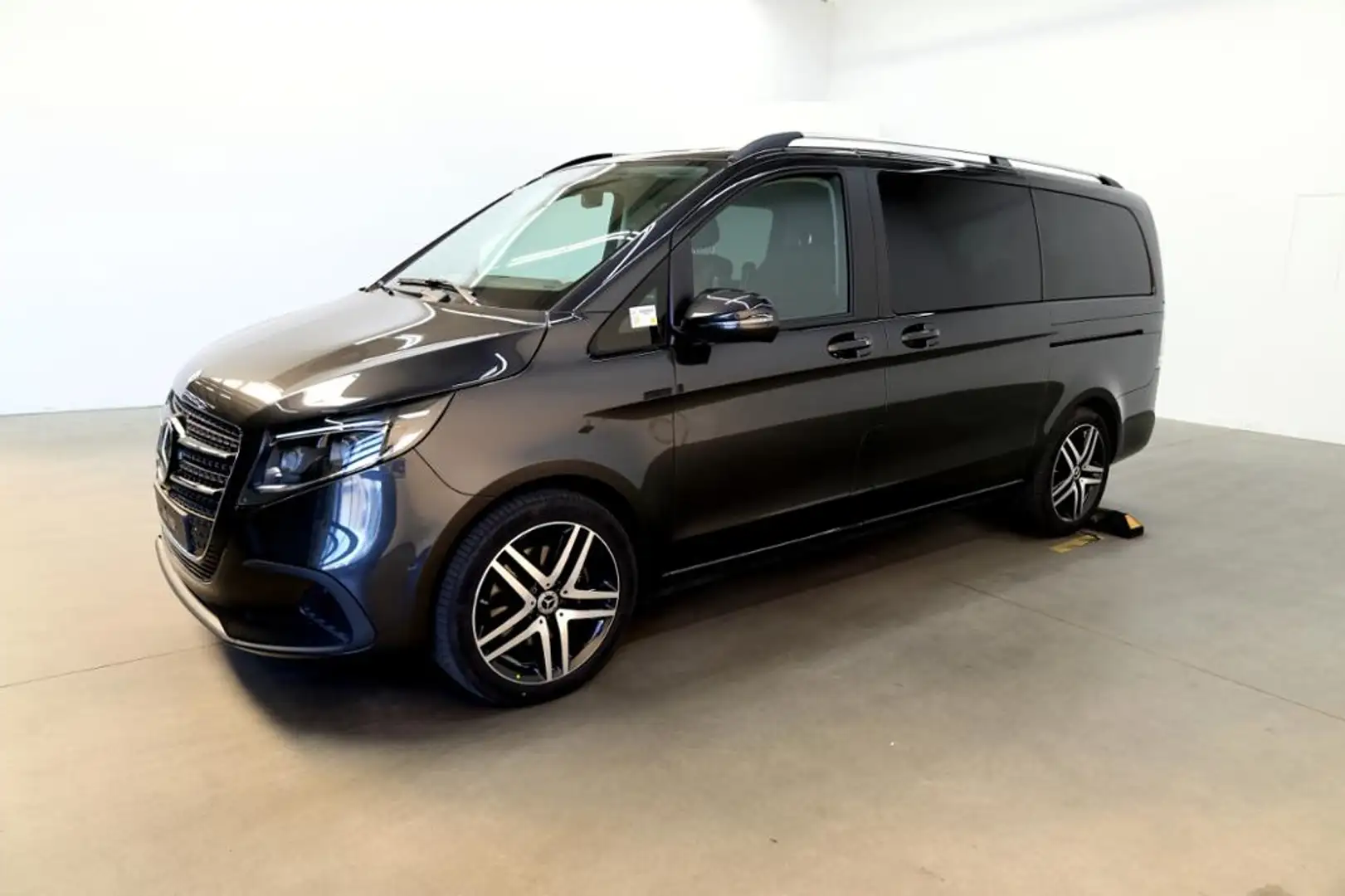 Mercedes-Benz V 300 d 4MATIC STYLE Lang Distronic/Airmatic Szary - 2