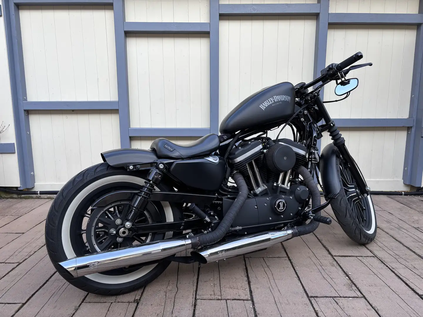 Harley-Davidson Iron 883 Sportster Fekete - 2