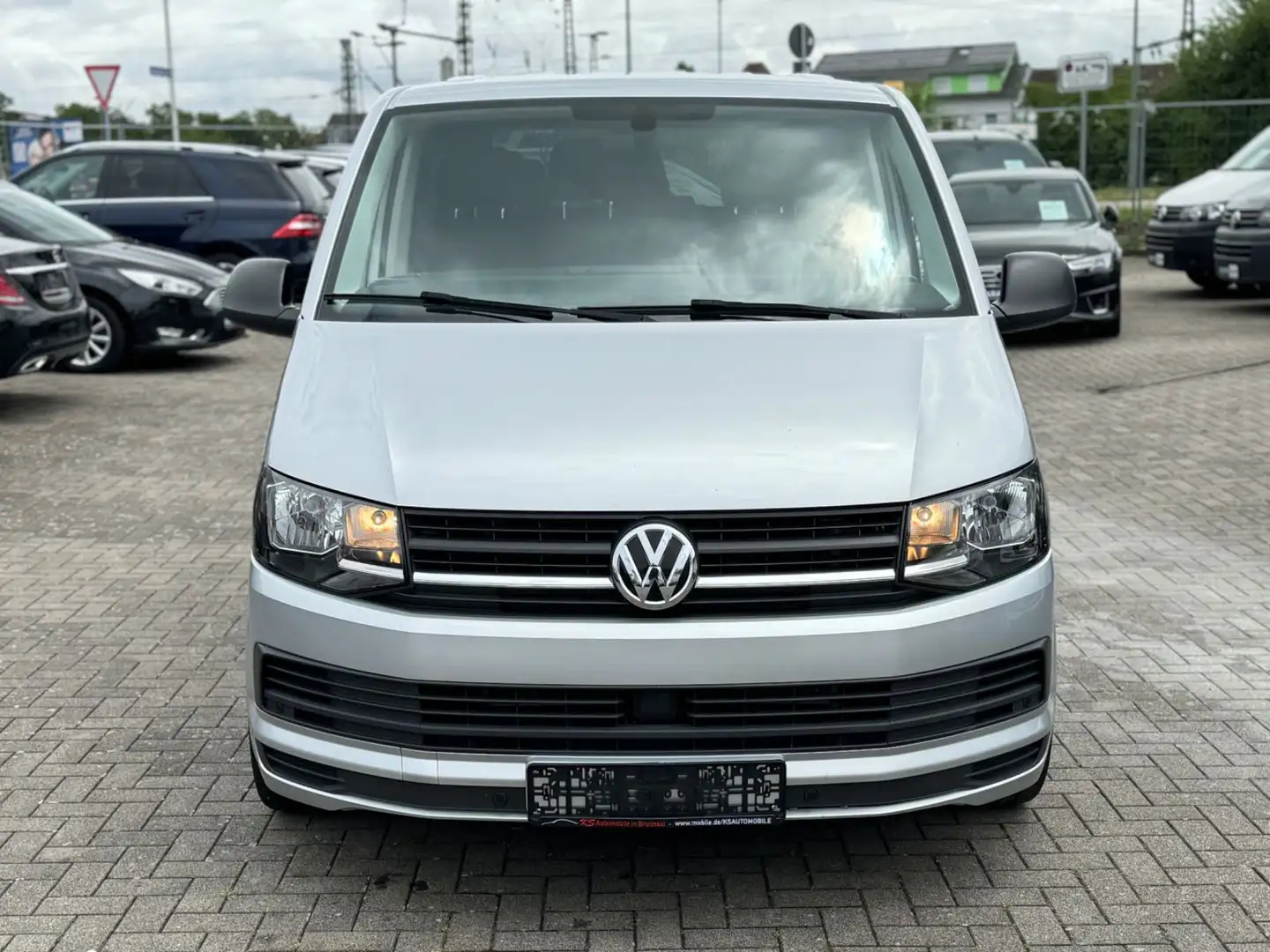 Volkswagen T6 Caravelle T6 2.0 TDI Caravelle DSG *Navi*AHK*9-Sitzer* Argent - 2