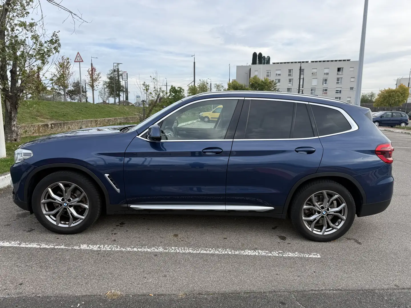 BMW X3 X3 xDrive20d 190ch BVA8 xLine Bleu - 2
