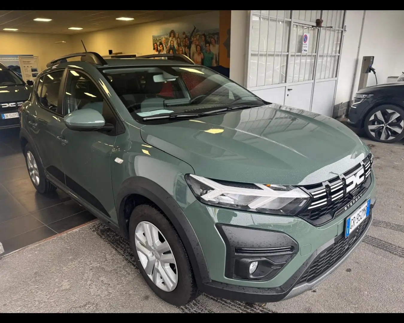 Dacia Sandero Stepway Expression TCe 90 Vert - 1