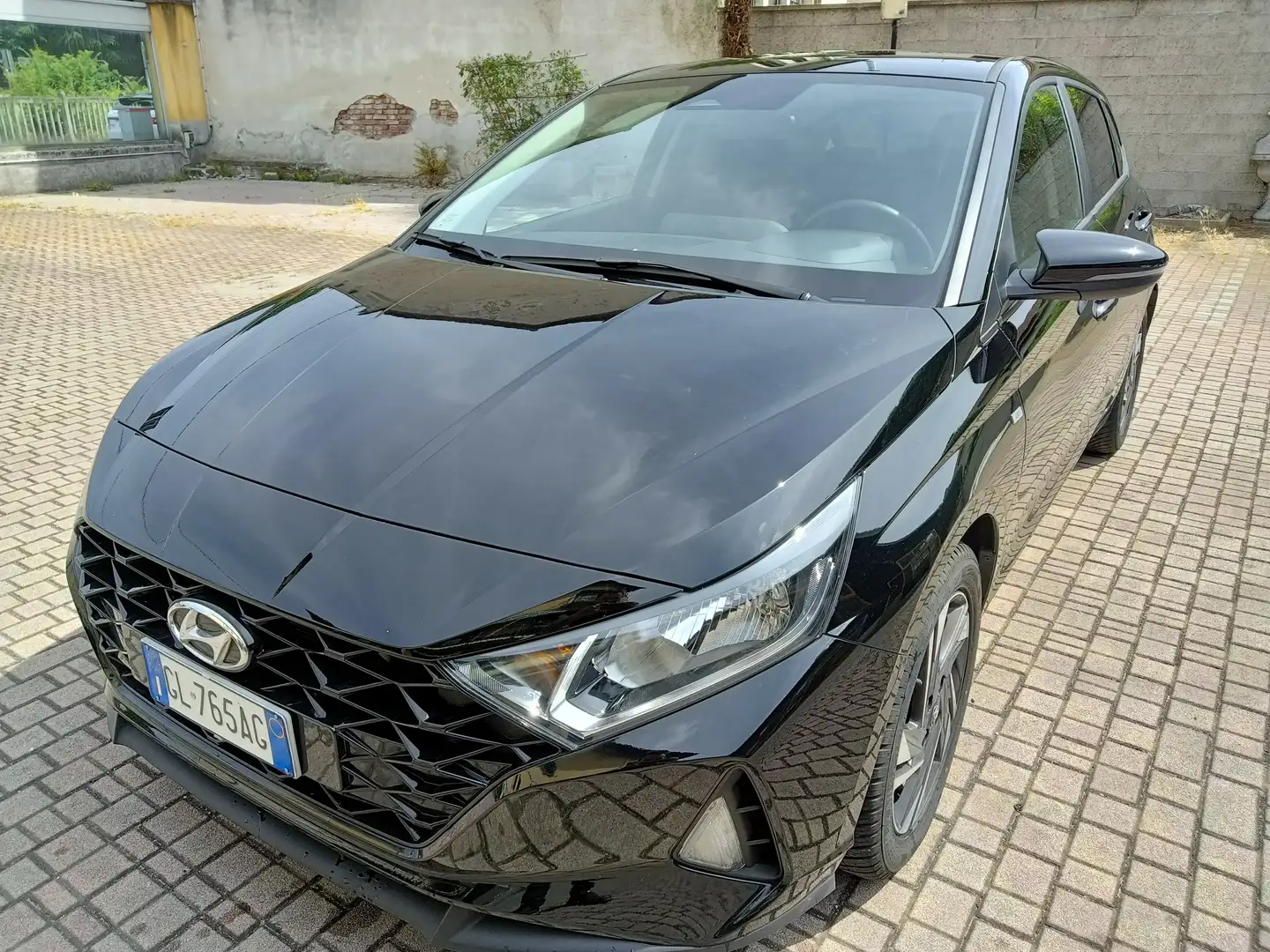 Hyundai i20 i20 1.0 t-gdi 48V Connectline imt Schwarz - 1