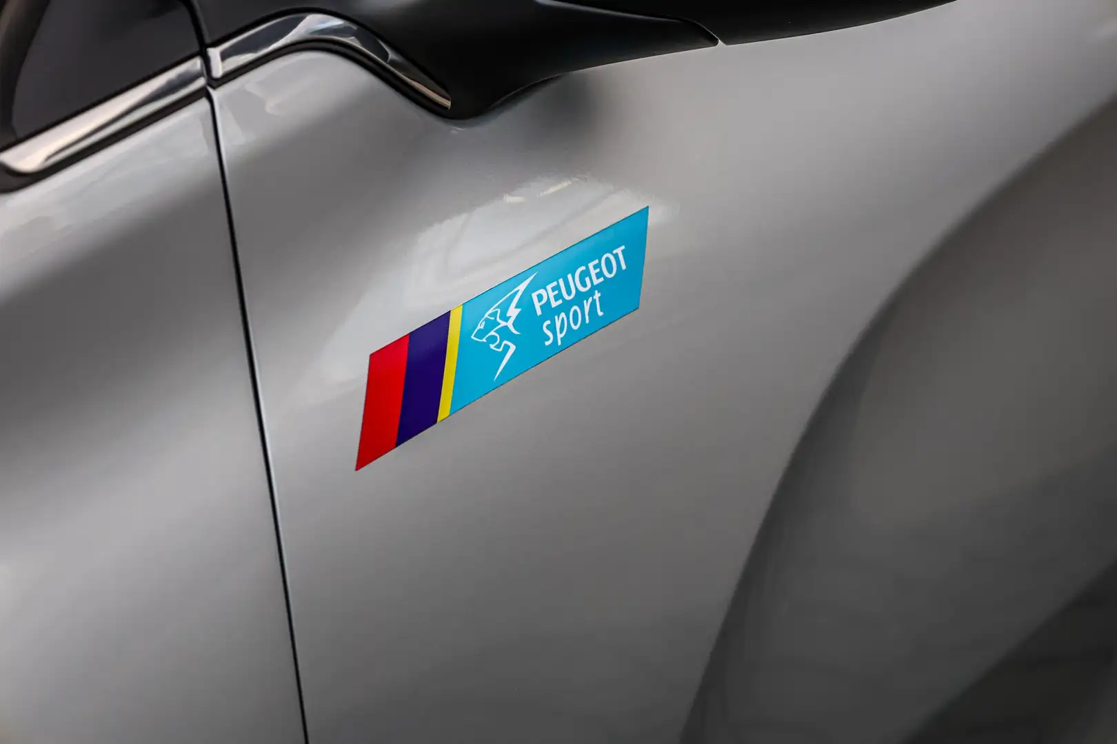 Peugeot 208 208 GTI 200 THP Plateado - 2