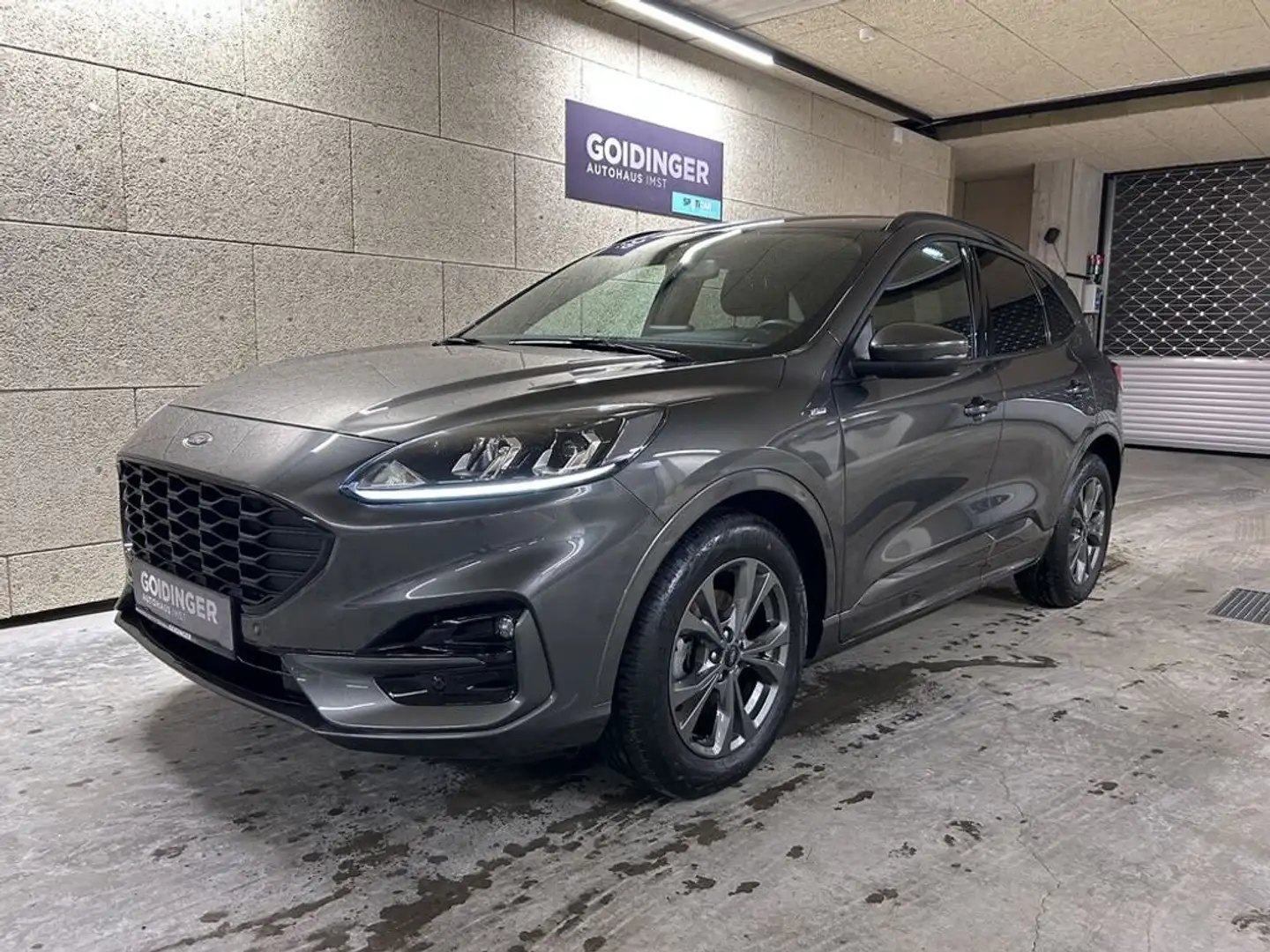 Ford Kuga ST-Line EcoBoost Grau - 1