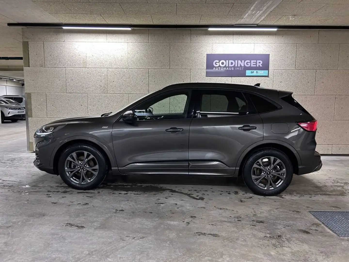 Ford Kuga ST-Line EcoBoost Grau - 2