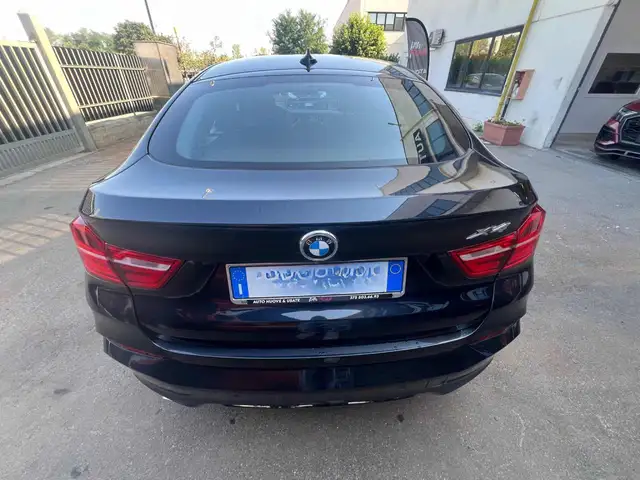 BMW X4 view 6