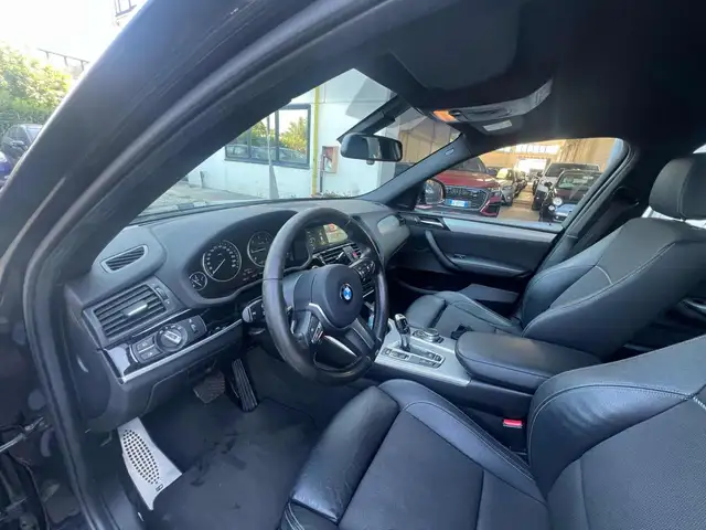 BMW X4 view 10