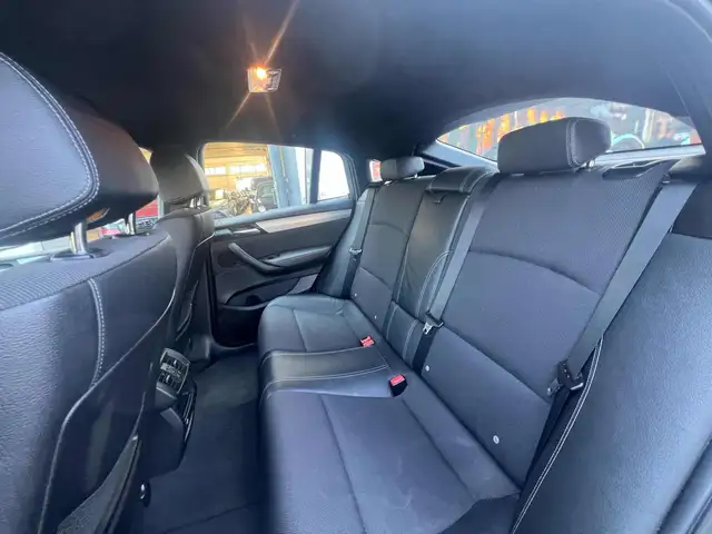 BMW X4 view 13