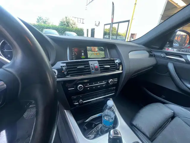 BMW X4 view 12